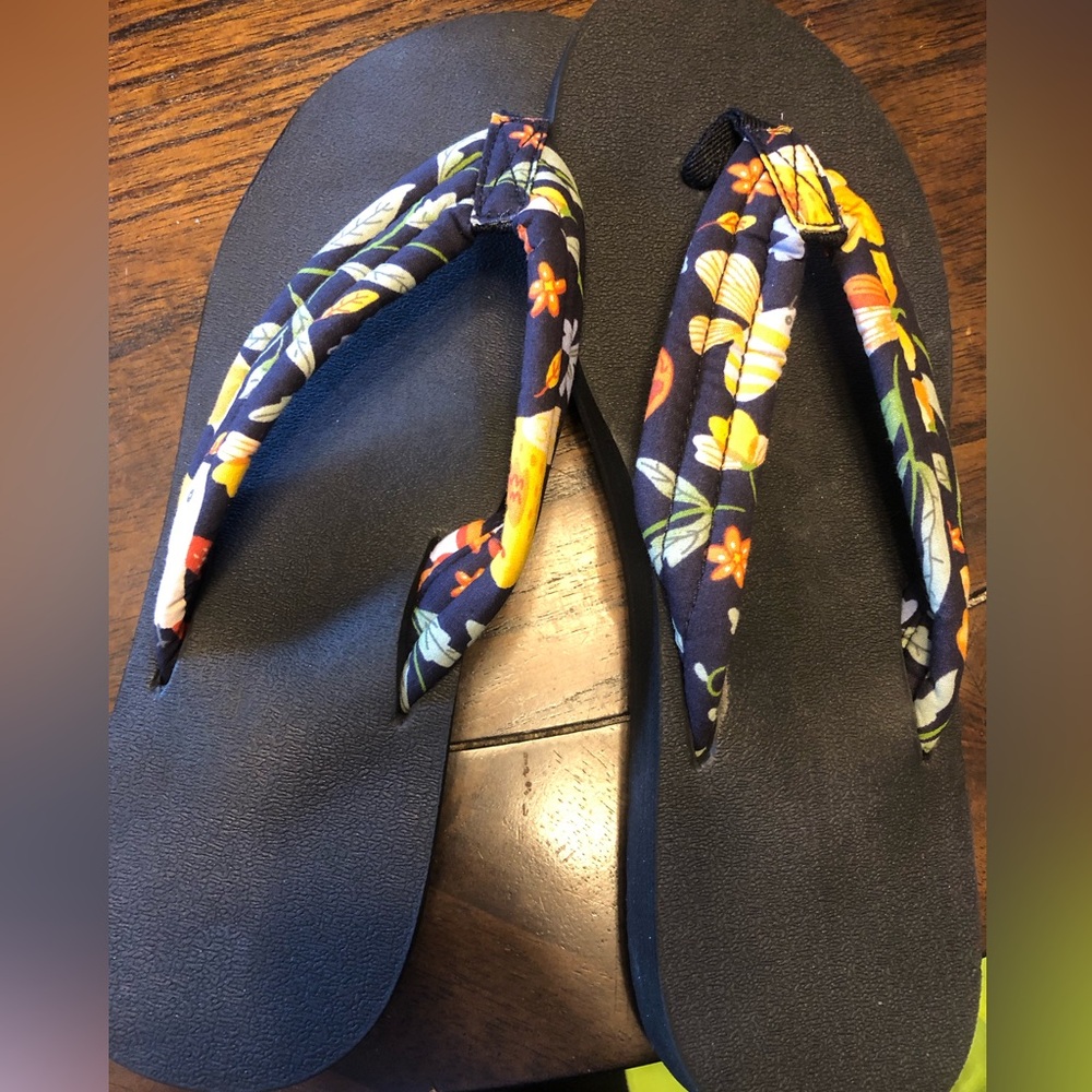 Women’s Floral Flip Flops